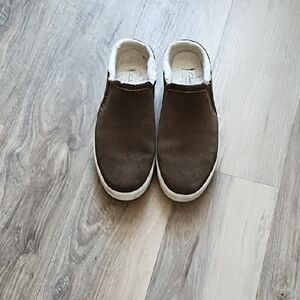 Clarks Women's Olive Green Slip-On Flats